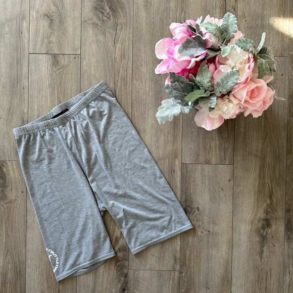 PRETTYLITTLETHING PLT GRAY BIKER SHORTS | SZ 8 - Picture 2 of 5